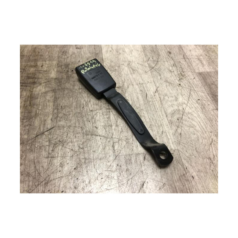 Attache ceinture avant gauche VOLKSWAGEN POLO 4 PHASE 1 d’occasion