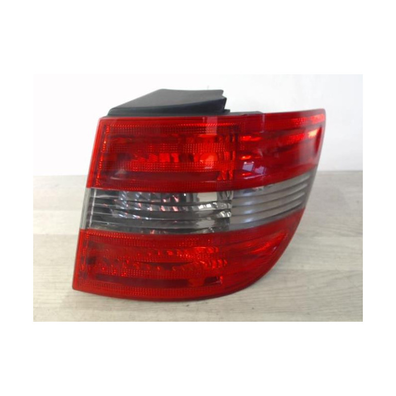 Feu arriere principal droit (feux) MERCEDES CLASSE B 245 PHASE 1 d’occasion