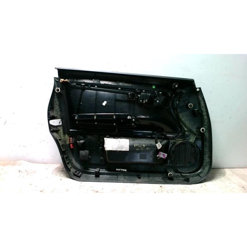 Panneau de porte avant droit AUDI A4 2 AVANT PHASE 1 BREAK d’occasion