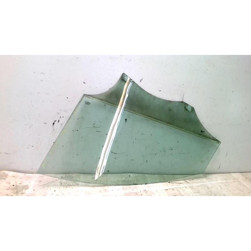 Vitre avant droit SEAT IBIZA 4 PHASE 1 d’occasion