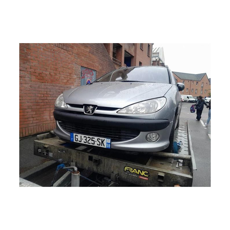 Feu arriere principal droit (feux) PEUGEOT 206 PHASE 2 BREAK d’occasion