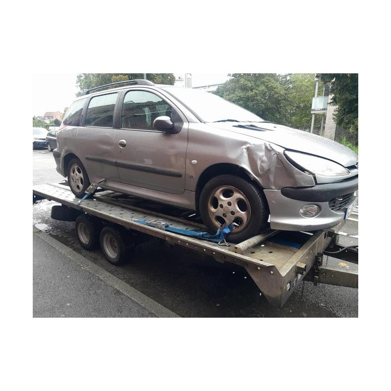 Feu arriere principal droit (feux) PEUGEOT 206 PHASE 2 BREAK d’occasion