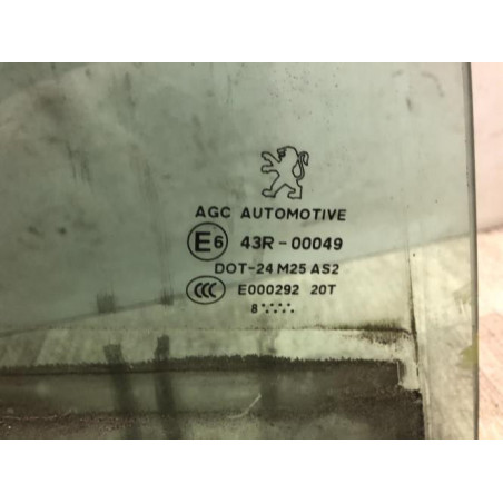 Vitre arriere droit PEUGEOT 308 1 SW PHASE 1 BREAK d’occasion