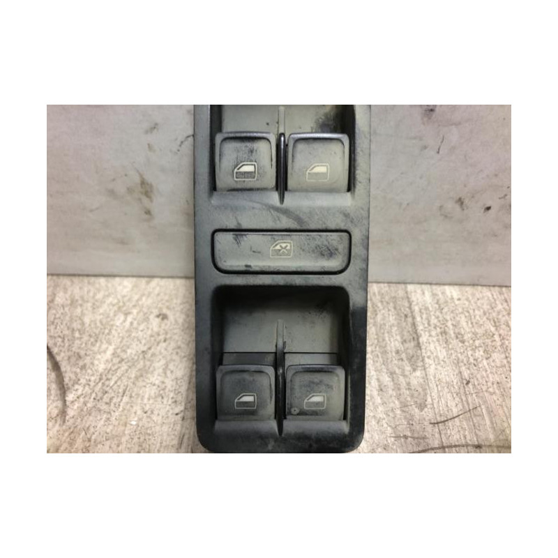 Interrupteur de leve vitre avant gauche VOLKSWAGEN POLO 5 PHASE 2 d’occasion