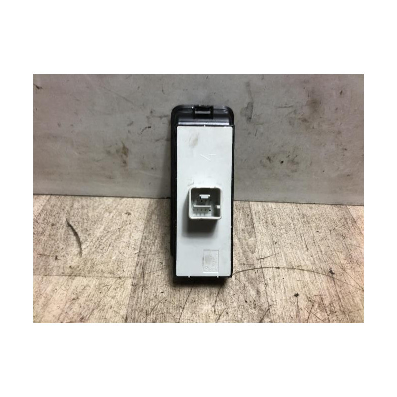 Interrupteur de leve vitre avant gauche VOLKSWAGEN POLO 5 PHASE 2 d’occasion