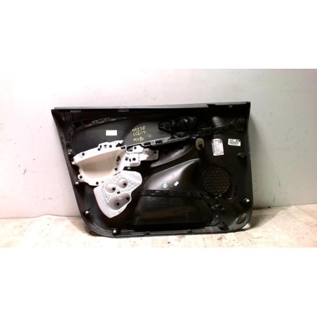 Panneau de porte avant droit RENAULT CLIO 4 PHASE 1 d’occasion