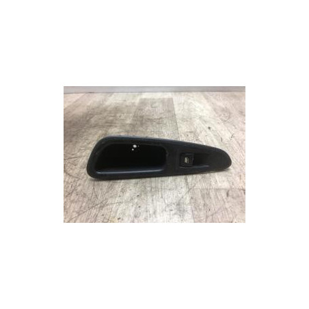 Interrupteur de leve vitre arriere droit PEUGEOT 308 1 SW PHASE 1 BREAK d’occasion