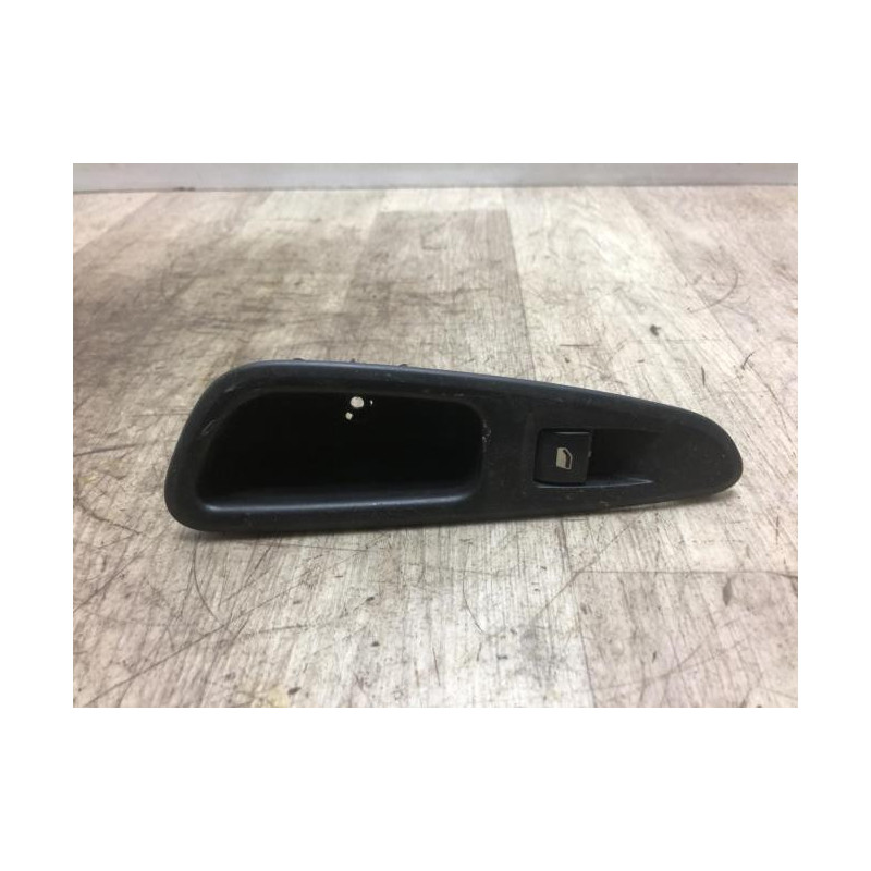 Interrupteur de leve vitre arriere droit PEUGEOT 308 1 SW PHASE 1 BREAK d’occasion