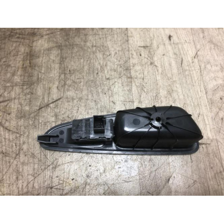 Interrupteur de leve vitre arriere droit PEUGEOT 308 1 SW PHASE 1 BREAK d’occasion