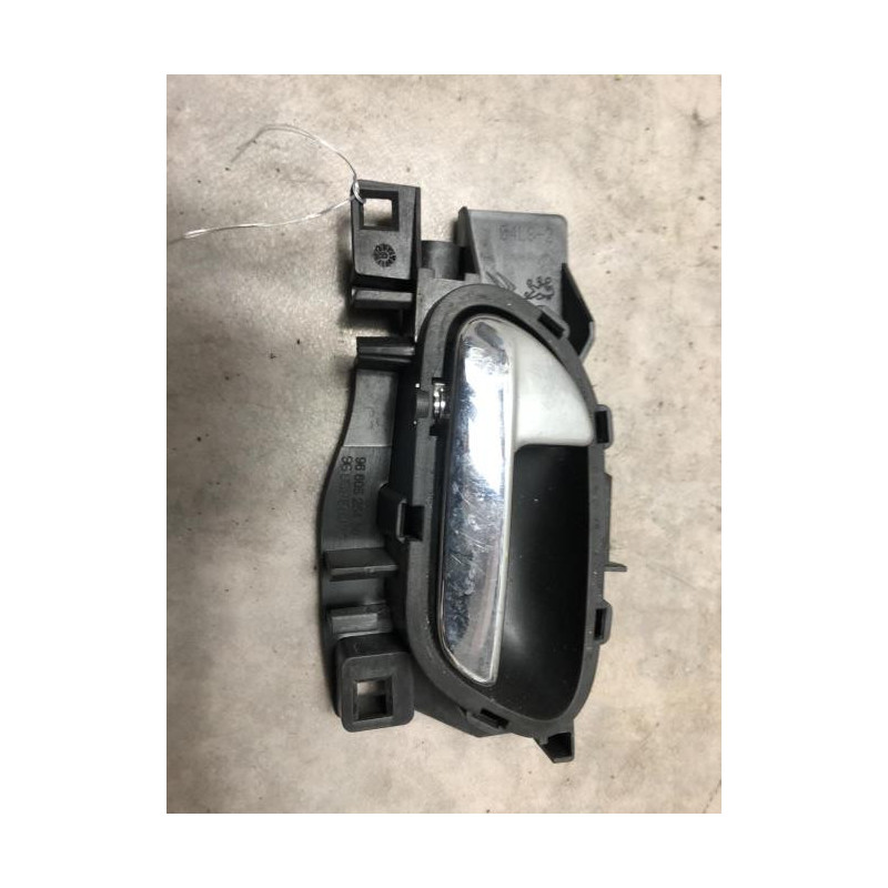 Poignee interieur avant gauche PEUGEOT 308 1 SW PHASE 1 BREAK d’occasion