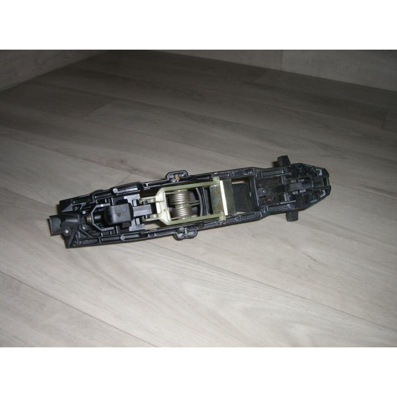 Poignee porte arriere droit MERCEDES CLASSE C 203 PHASE 1 d’occasion