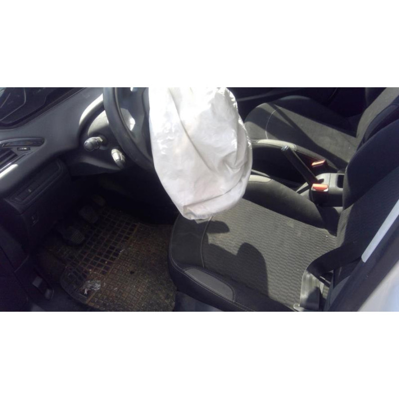 Platine feu arriere gauche PEUGEOT 208 1 PHASE 2 d’occasion