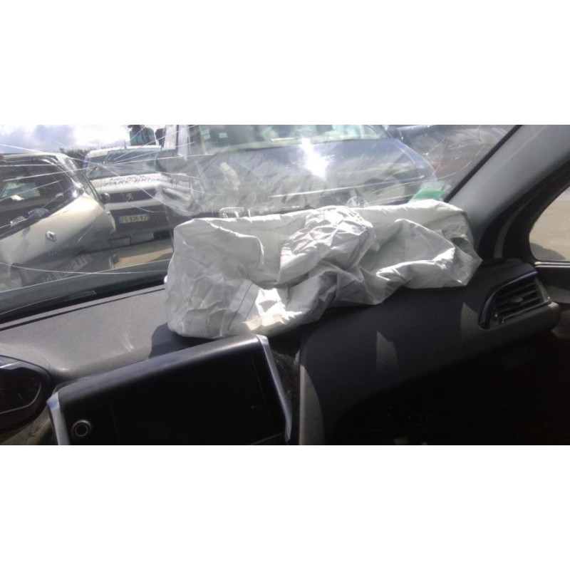 Platine feu arriere droit PEUGEOT 208 1 PHASE 2 d’occasion