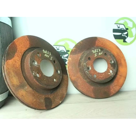 Paire de disques avant (freinage) RENAULT CLIO 2 PHASE 2 d’occasion