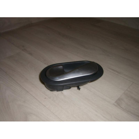 Poignee interieur avant gauche RENAULT MEGANE 2 PHASE 2 d’occasion