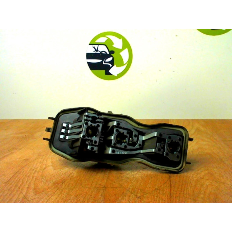 Platine feu arriere droit RENAULT SCENIC 2 PHASE 2 d’occasion