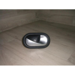 Poignee interieur avant droit RENAULT MEGANE 2 PHASE 2 d’occasion