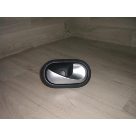 Poignee interieur avant droit RENAULT MEGANE 2 PHASE 2 d’occasion