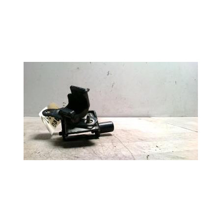 Charniere de porte arriere gauche RENAULT CLIO 3 PHASE 1 d’occasion