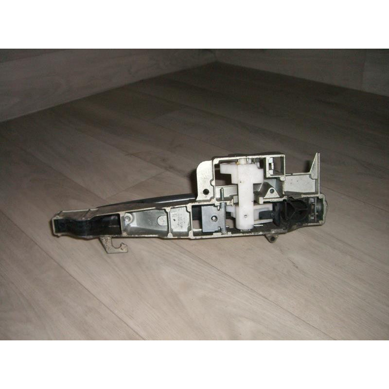 Poignee porte arriere droit PEUGEOT 407 PHASE 1 d’occasion