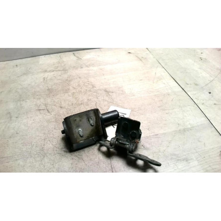 Charniere de porte de coffre droit RENAULT CLIO 3 PHASE 1 d’occasion