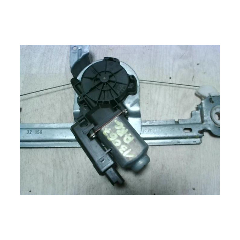 Leve vitre electrique arriere gauche RENAULT SCENIC 2 PHASE 2 d’occasion