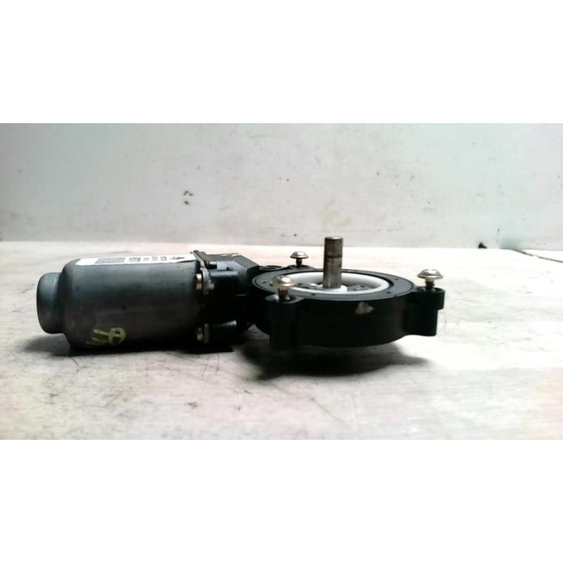 Moteur leve vitre avant droit RENAULT SCENIC 1 PHASE 2 d’occasion