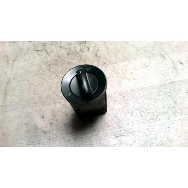 Commande de phare VOLKSWAGEN POLO 4 PHASE 2 d’occasion