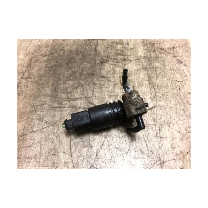 Pompe lave glace avant VOLKSWAGEN POLO 4 PHASE 1 d’occasion