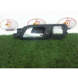 Poignee interieur avant gauche VOLKSWAGEN POLO 4 PH2 HAYON (9N1/2/3) TDI d’occasion