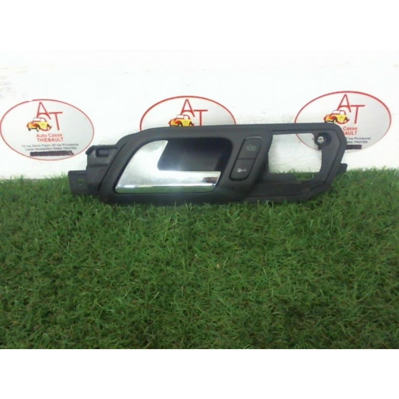 Poignee interieur avant gauche VOLKSWAGEN POLO 4 PH2 HAYON (9N1/2/3) TDI d’occasion