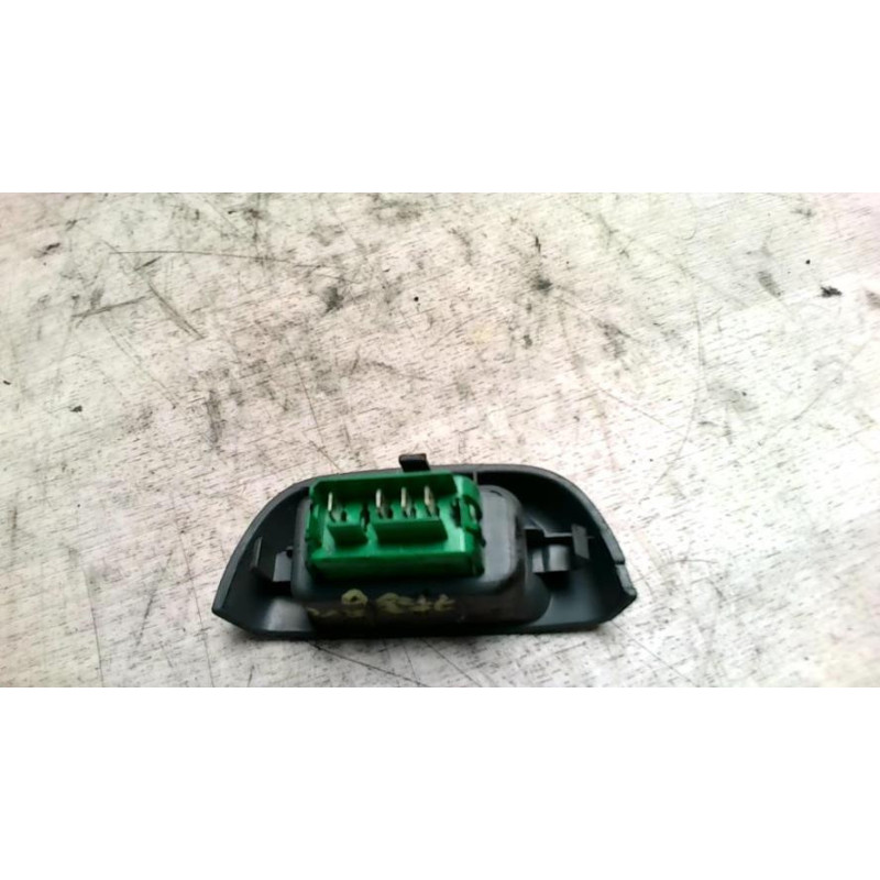 Interrupteur de leve vitre avant gauche PEUGEOT 107 PHASE 2 d’occasion