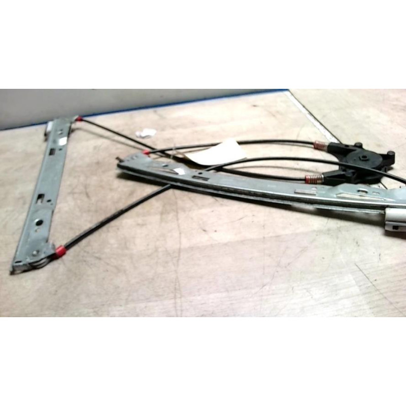 Leve vitre mecanique avant gauche FORD FIESTA 6 PHASE 1 d’occasion