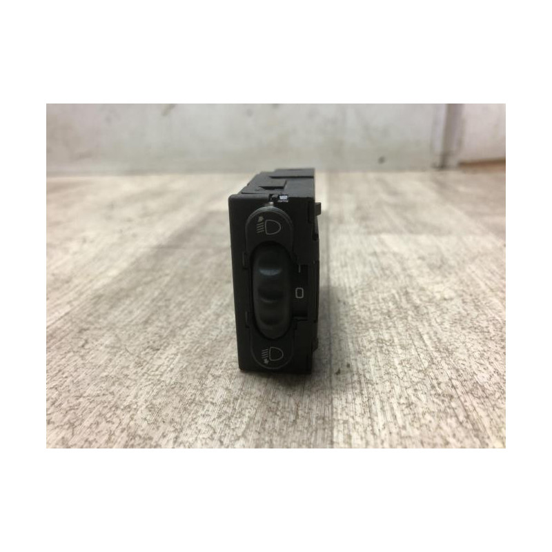 Commande de reglage hauteur de phare RENAULT  d’occasion