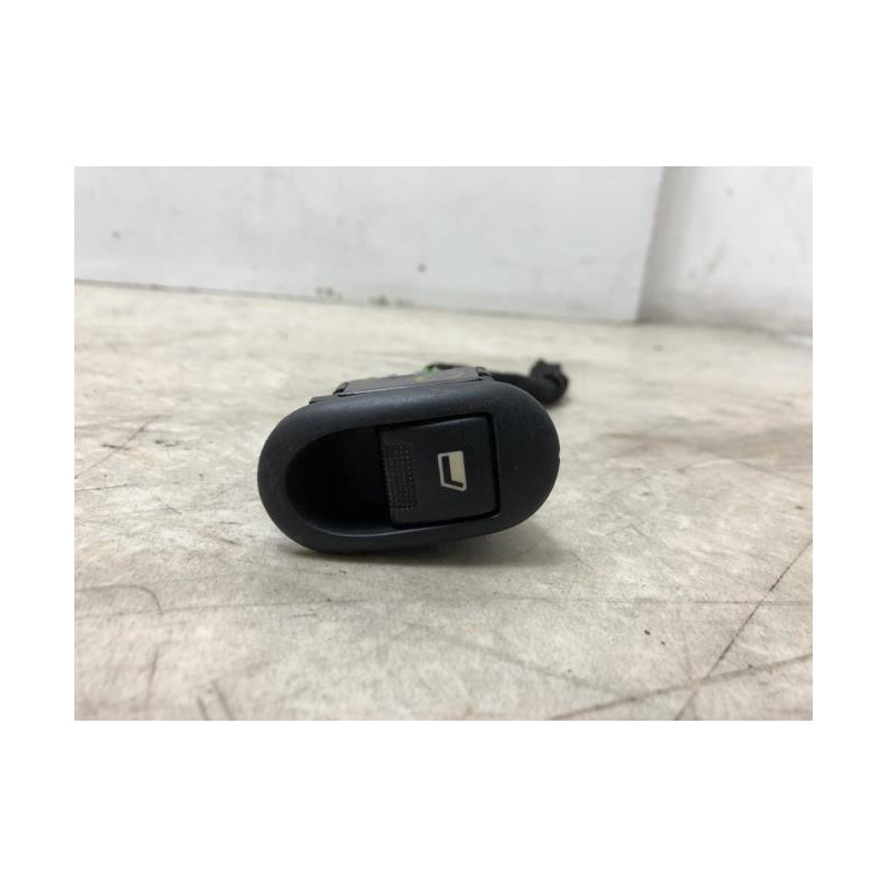 Interrupteur de leve vitre avant droit CITROEN C3 1 PHASE 2 d’occasion
