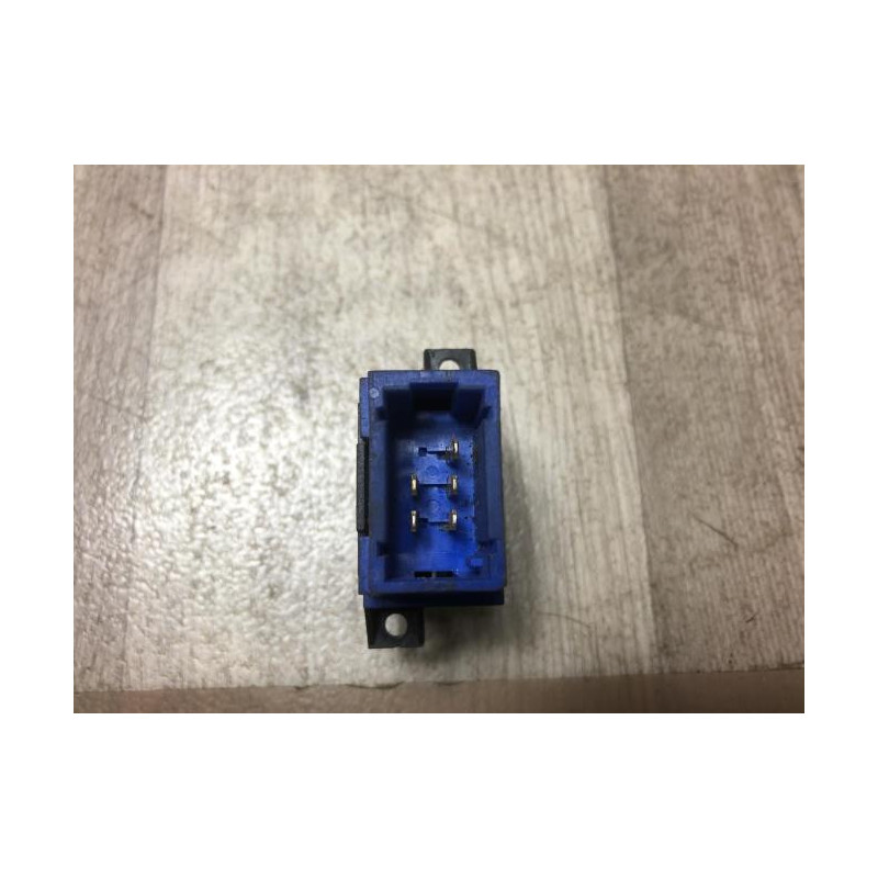 Interrupteur de leve vitre RENAULT  d’occasion