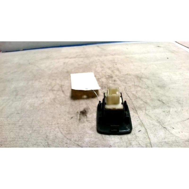 Interrupteur de leve vitre avant droit RENAULT KANGOO 2 PHASE 2 d’occasion