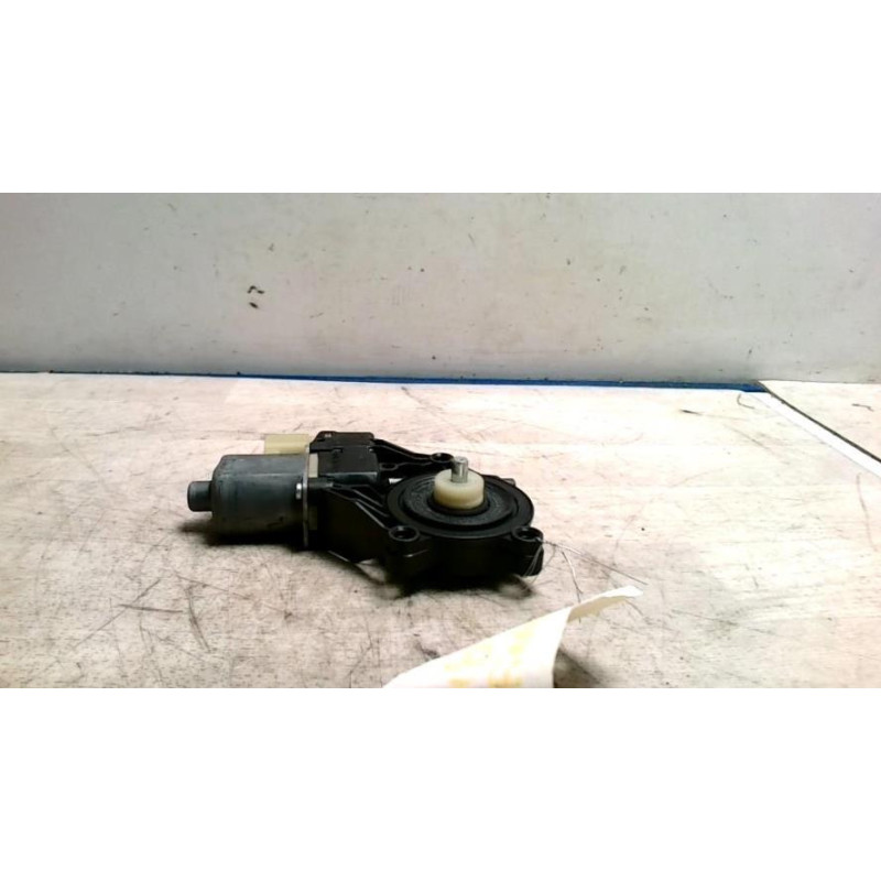 Moteur leve vitre avant droit FORD FIESTA 6 PHASE 1 d’occasion