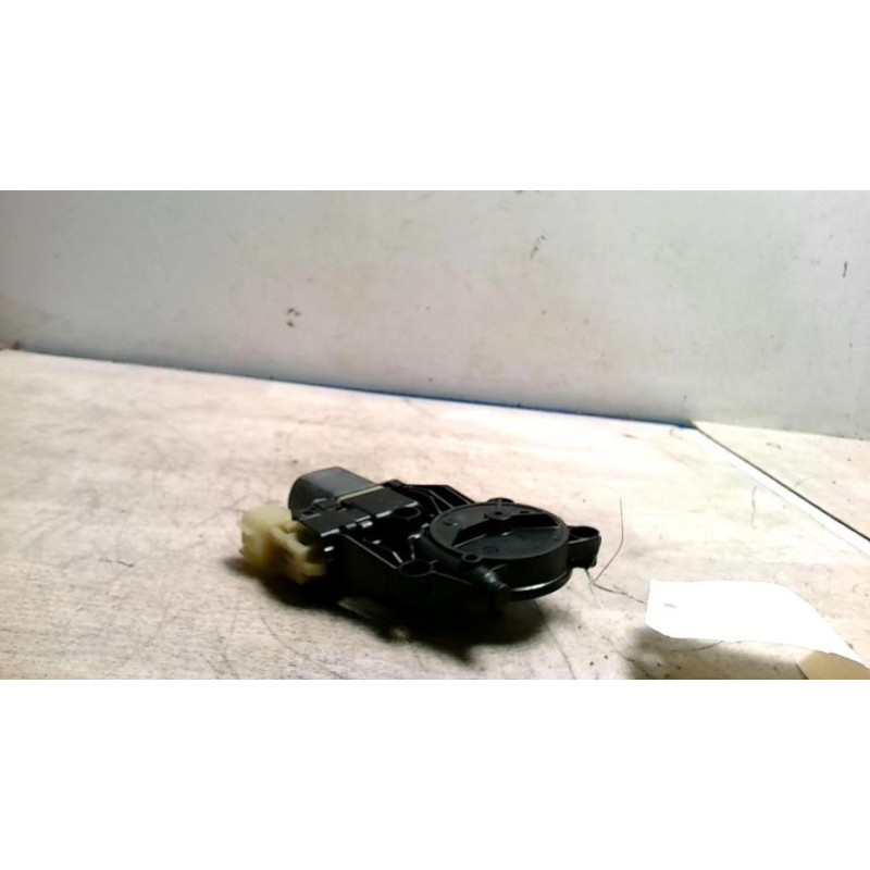 Moteur leve vitre avant droit FORD FIESTA 6 PHASE 1 d’occasion
