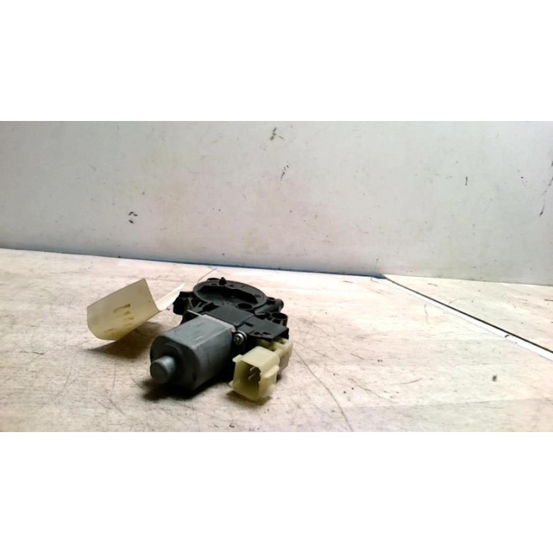 Moteur leve vitre avant droit FORD FIESTA 6 PHASE 1 d’occasion