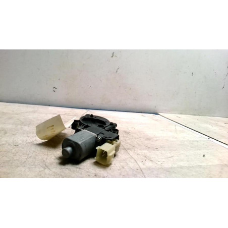Moteur leve vitre avant droit FORD FIESTA 6 PHASE 1 d’occasion