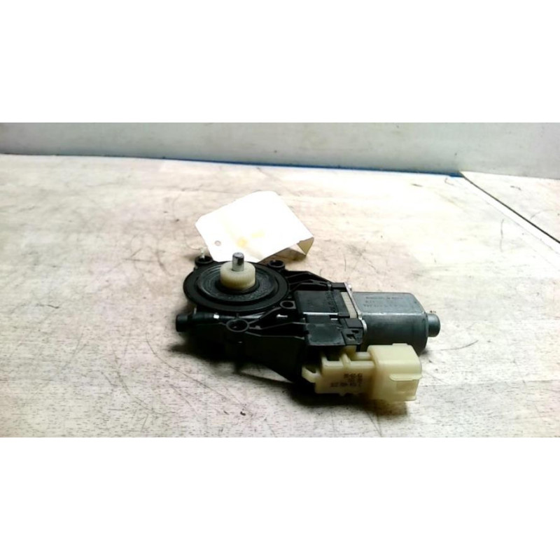 Moteur leve vitre avant droit FORD FIESTA 6 PHASE 1 d’occasion