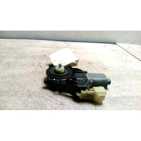 Moteur leve vitre avant droit FORD FIESTA 6 PHASE 1 d’occasion