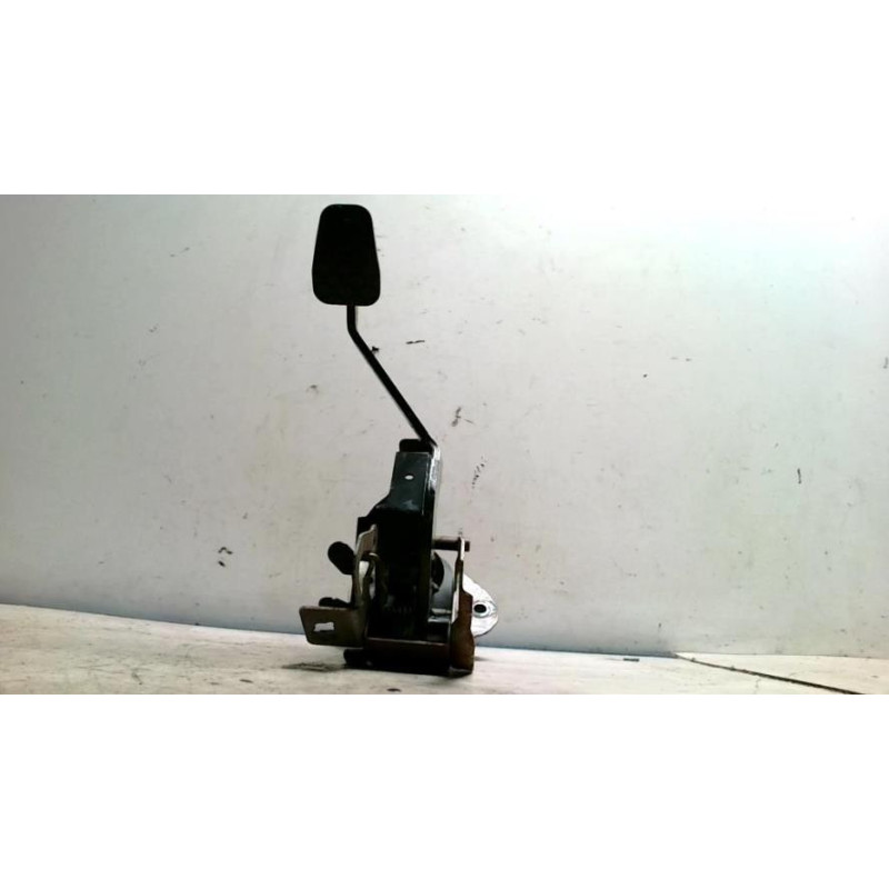 Pedalier d'embrayage FORD FIESTA 6 PHASE 1 d’occasion