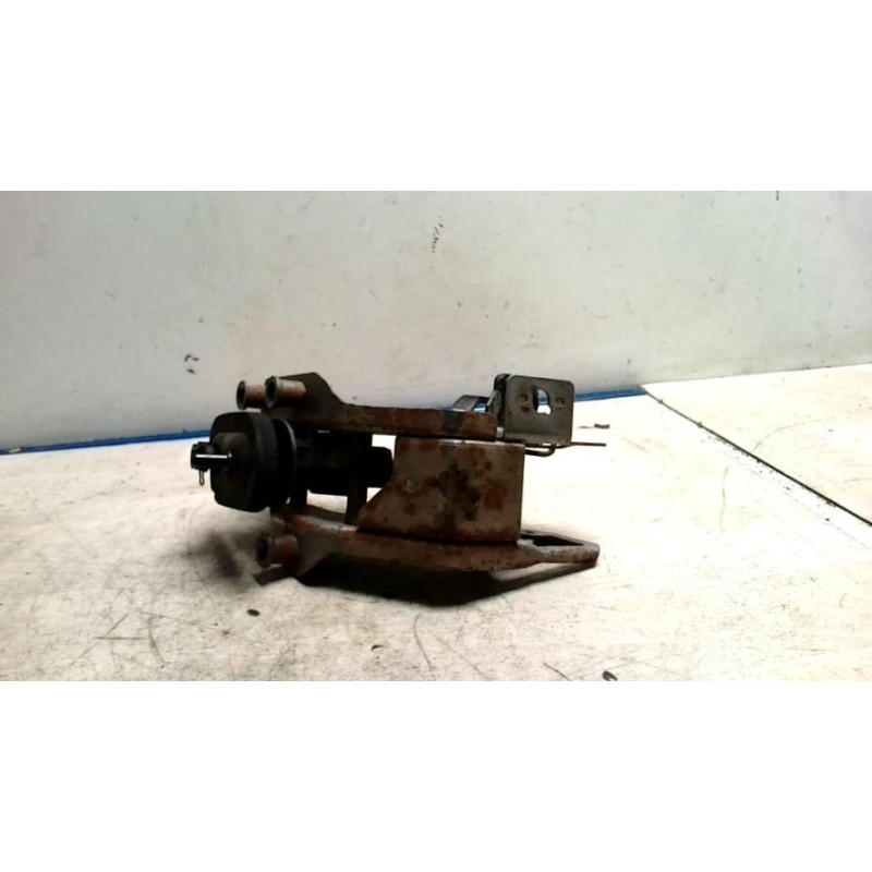 Pedalier d'embrayage FORD FIESTA 6 PHASE 1 d’occasion