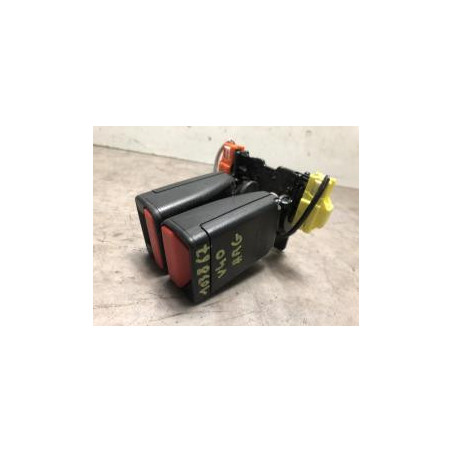 Attache ceinture arriere gauche VOLVO V 40 2 PHASE 1 BREAK d’occasion