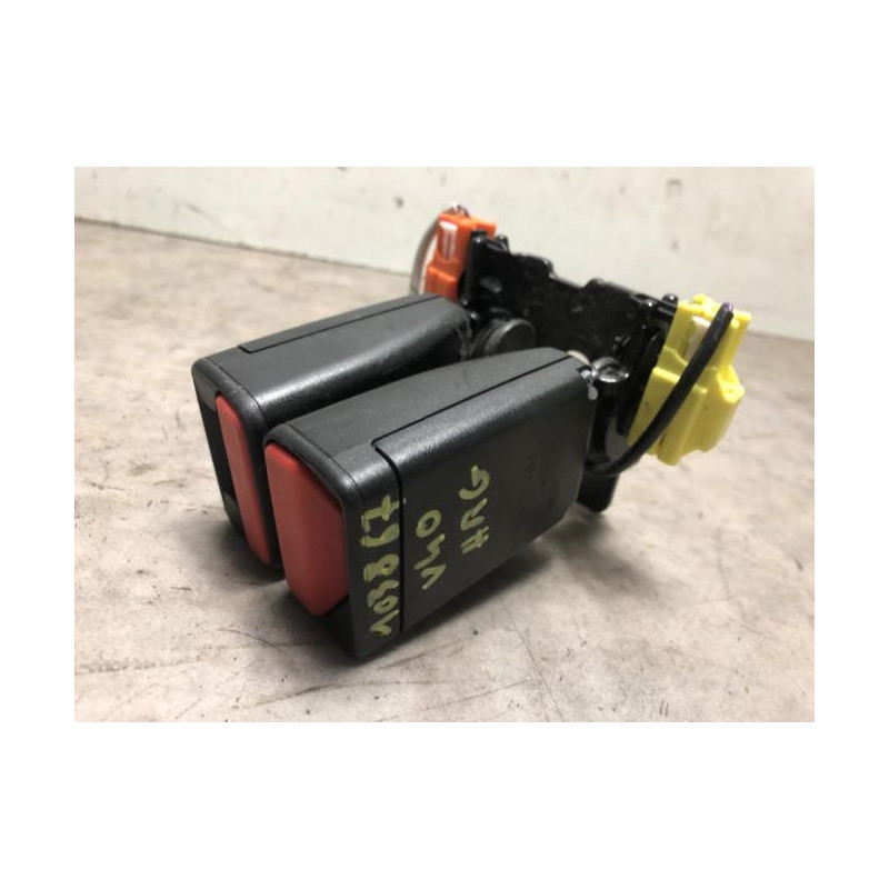 Attache ceinture arriere gauche VOLVO V 40 2 PHASE 1 BREAK d’occasion