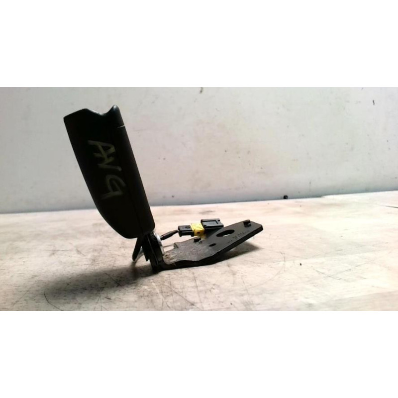 Attache ceinture avant gauche CITROEN C4 2 PHASE 1 d’occasion