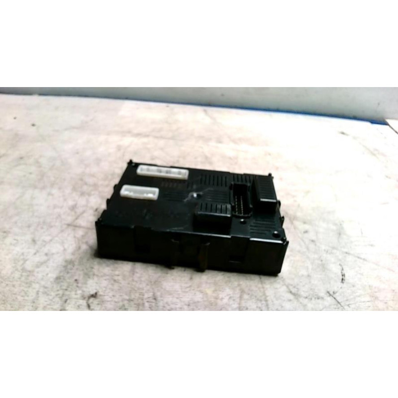 Porte fusible NISSAN NOTE 1 PHASE 1 d’occasion