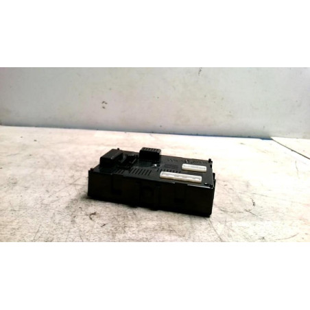 Porte fusible NISSAN NOTE 1 PHASE 1 d’occasion